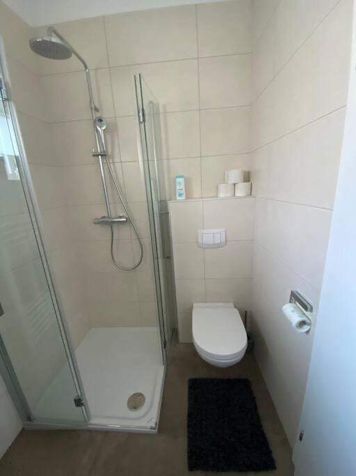 Ferienwohnung Wohnen Bahnstrasse 5 Klagenfurt am Wörthersee Exterior foto